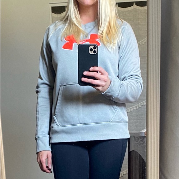 Under Amour Sweatshirt - Picture 2 of 8